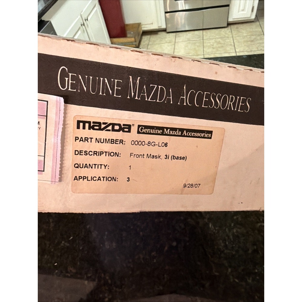 NOS 1991-1997 Mazda 3 Hood Bra, Front Mask, New Old Stock, Original Box Le Bra - Picture 5 of 6